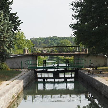 Gite De Groupe Des Alouettes 10 Lits Simples Villa Châtel-Censoir Esterno foto